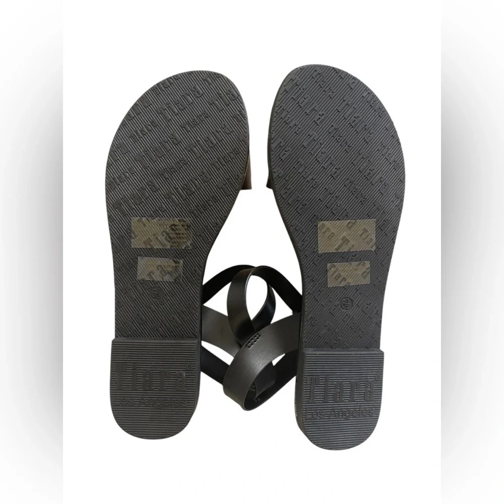 Tiara | Women’s Black Sandals‎